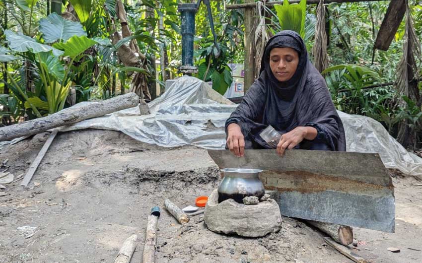 সেই গ্যাসে রান্না করা হচ্ছে