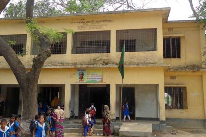 বদলির সুযোগ বঞ্চিত হওয়ার শঙ্কায় প্রাথমিক শিক্ষকরা